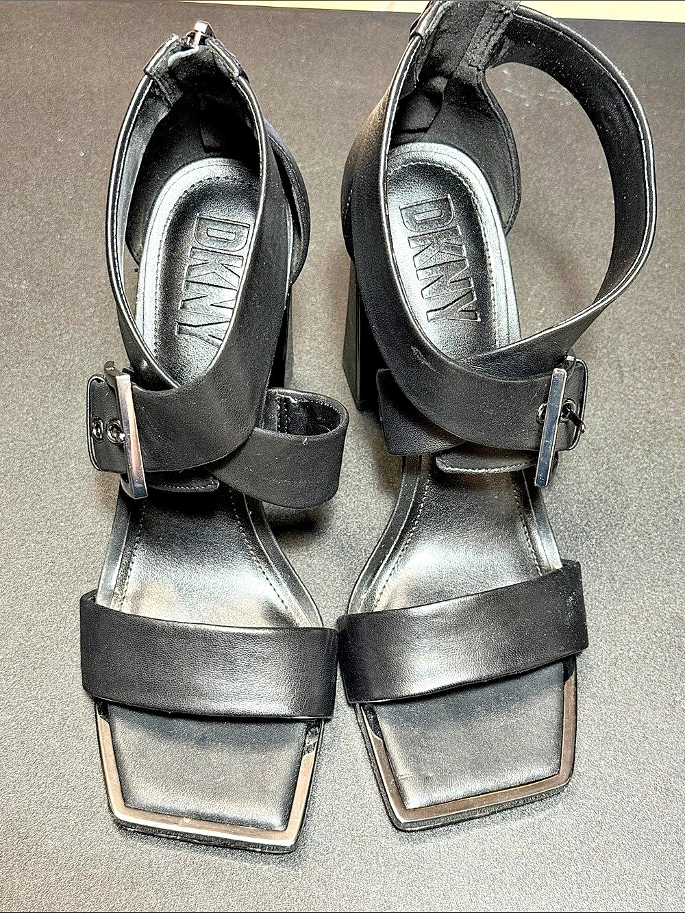 DKNY Revelyn - High Sanda High Heel Sandals in Black US 7.5
